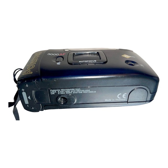 Poloroid 35 Film 300 AF and Olympus D-22L Digital Cameras - Picture 7 of 13